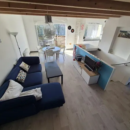 Дом отдыха Clem, Coquette Maison, Wifi, Jardin, Parking, Barbecue Ла-Рошель