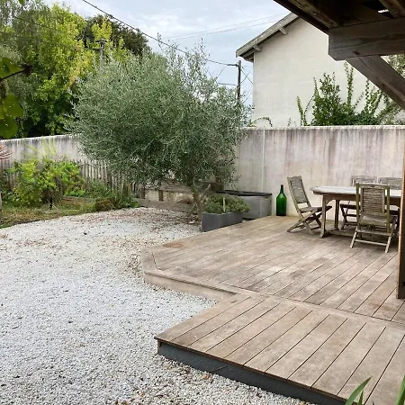 Дом отдыха Clem, Coquette Maison, Wifi, Jardin, Parking, Barbecue Ла-Рошель